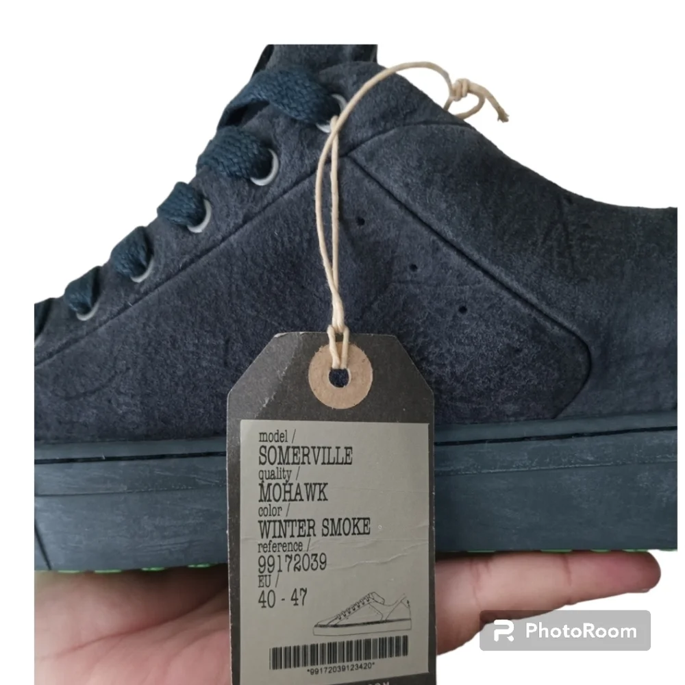 - Satorisan Men's Somerville Winter Smoke Sneakers. Size 42  US (8.5 Men)